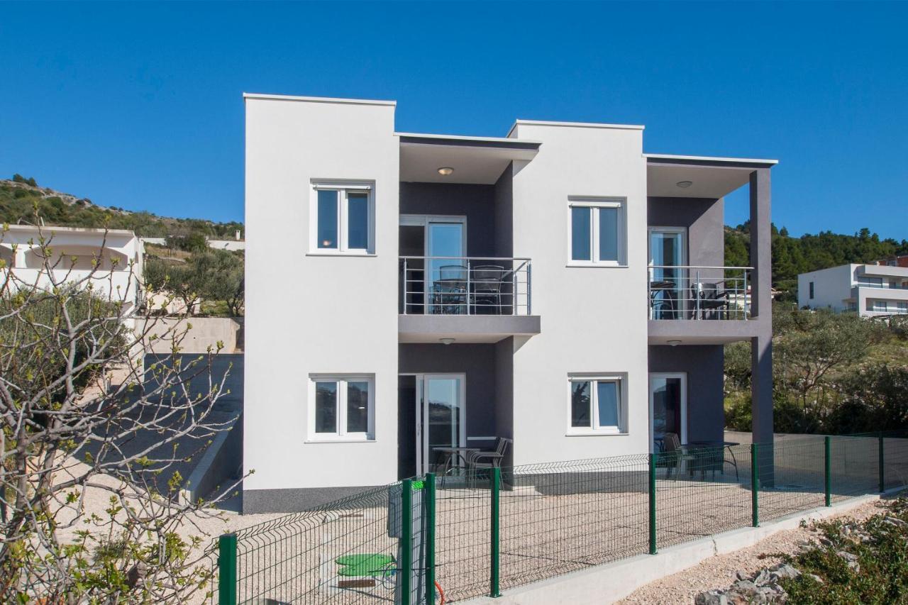 Apartments Osti Rogoznica  Bagian luar foto